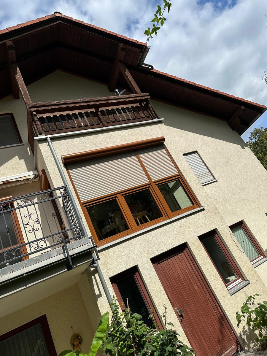 Fassade mit Balkon
