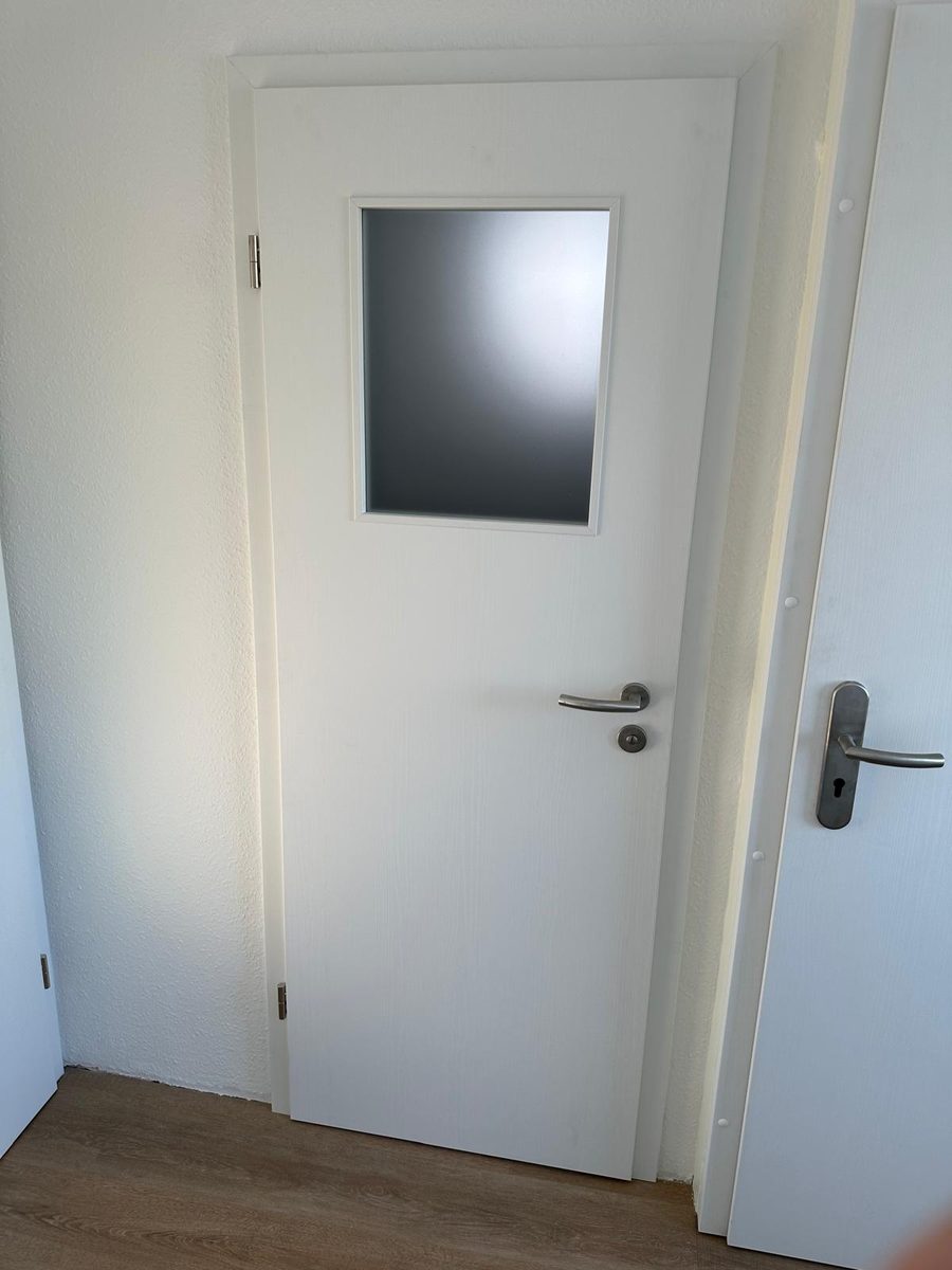 Weiß mit Lichtausschnitt